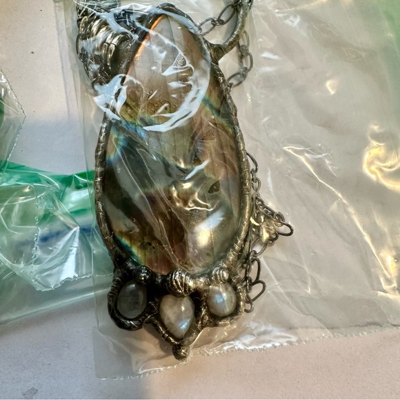 Over 4lbs of Fun Jewelry!! - Picture 4 of 10